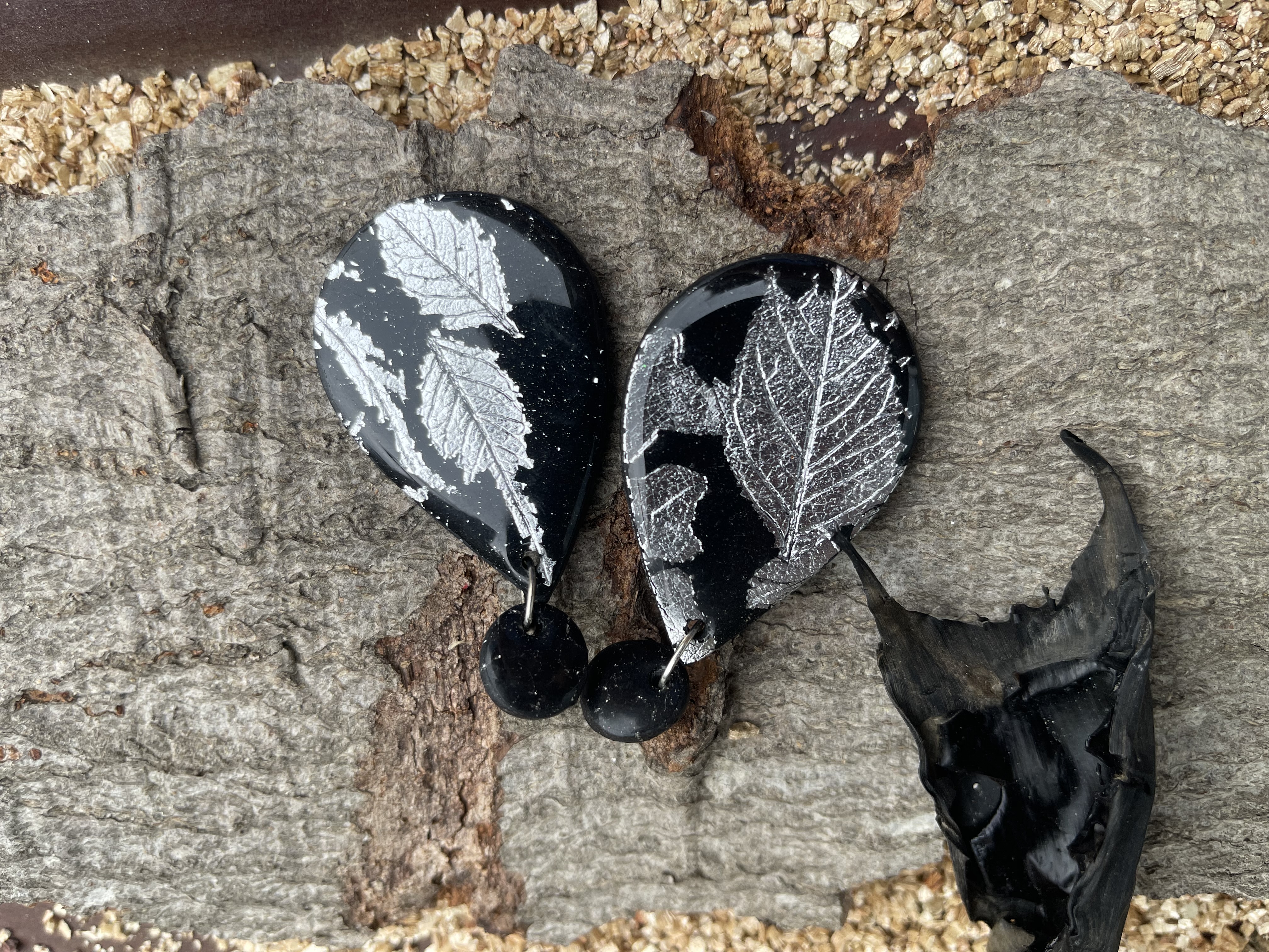 Black and Silver leaf earrings (L)